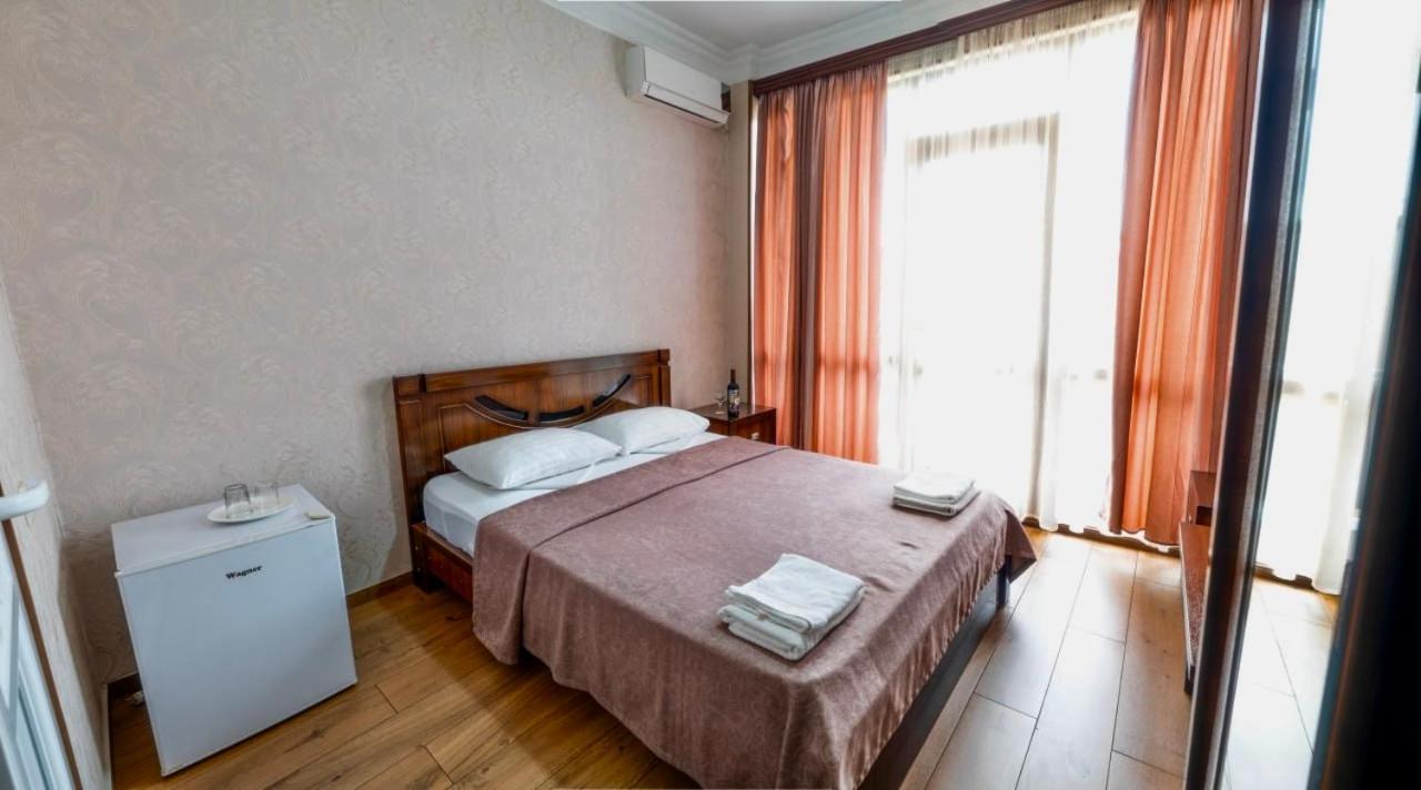 Hotel Palermo Kobuleti Esterno foto